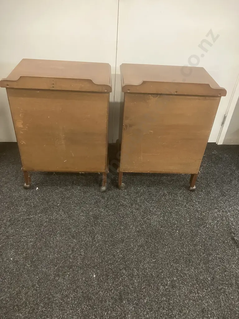 Pair of Mahogany Bedsides, Single Drawer With Open Lower Shelf, Cabriole Legs On Castors Image 1++