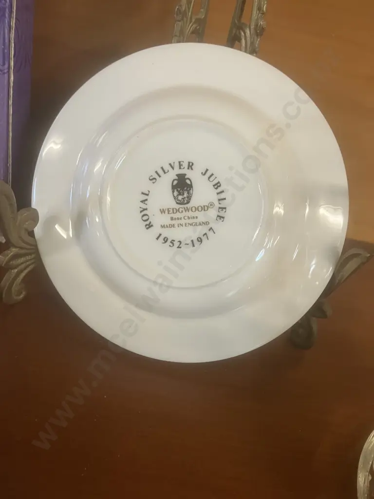 Pair of Wedgwood Royal Silver Jubilee Round Compotiers' & Original Boxes. Pair of 1953 Coronation Handles 'Benoni City' Image 1++