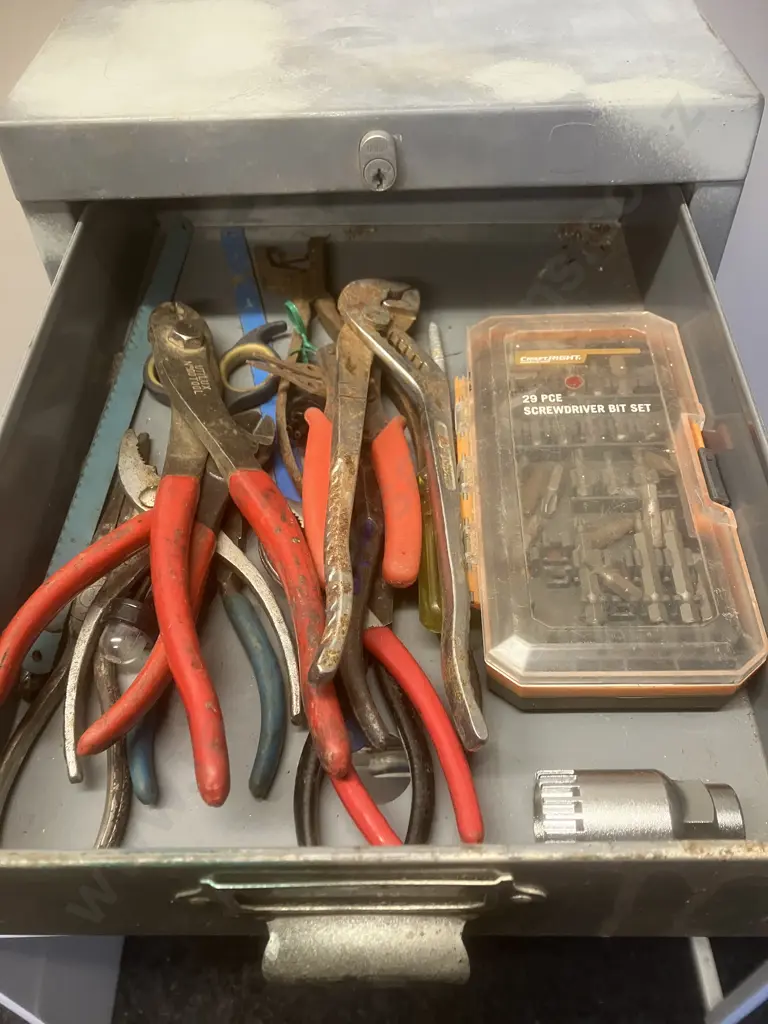 Vintage Industrial Metal 7 Drawer Filing Cabinet With Tools (1960s / 1970s) Image 1++