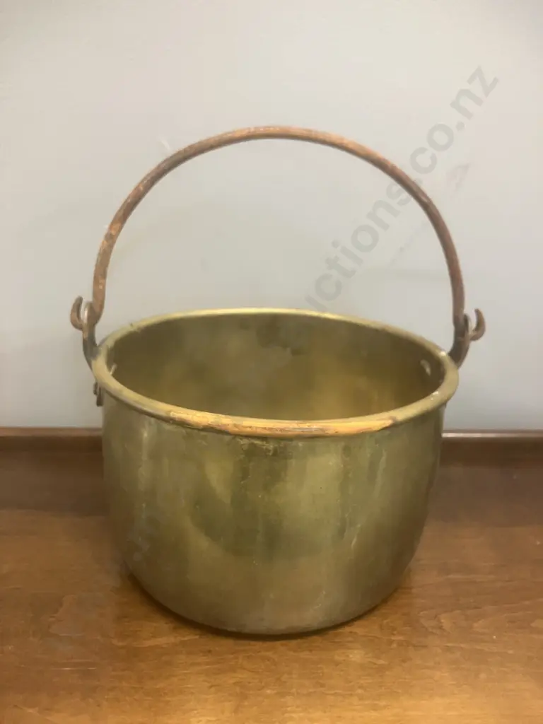 Vintage Brass Pan. 11.5 x 19cm Image 1++
