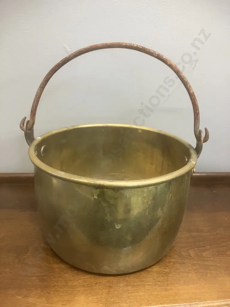 Vintage Brass Pan. 11.5 x 19cm Image 1++