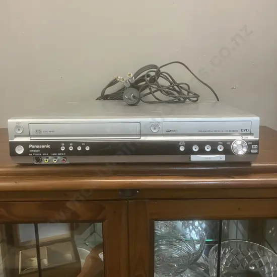 Panasonic DVD Recorder With VHS DMR-ES35V (No Remote Control)