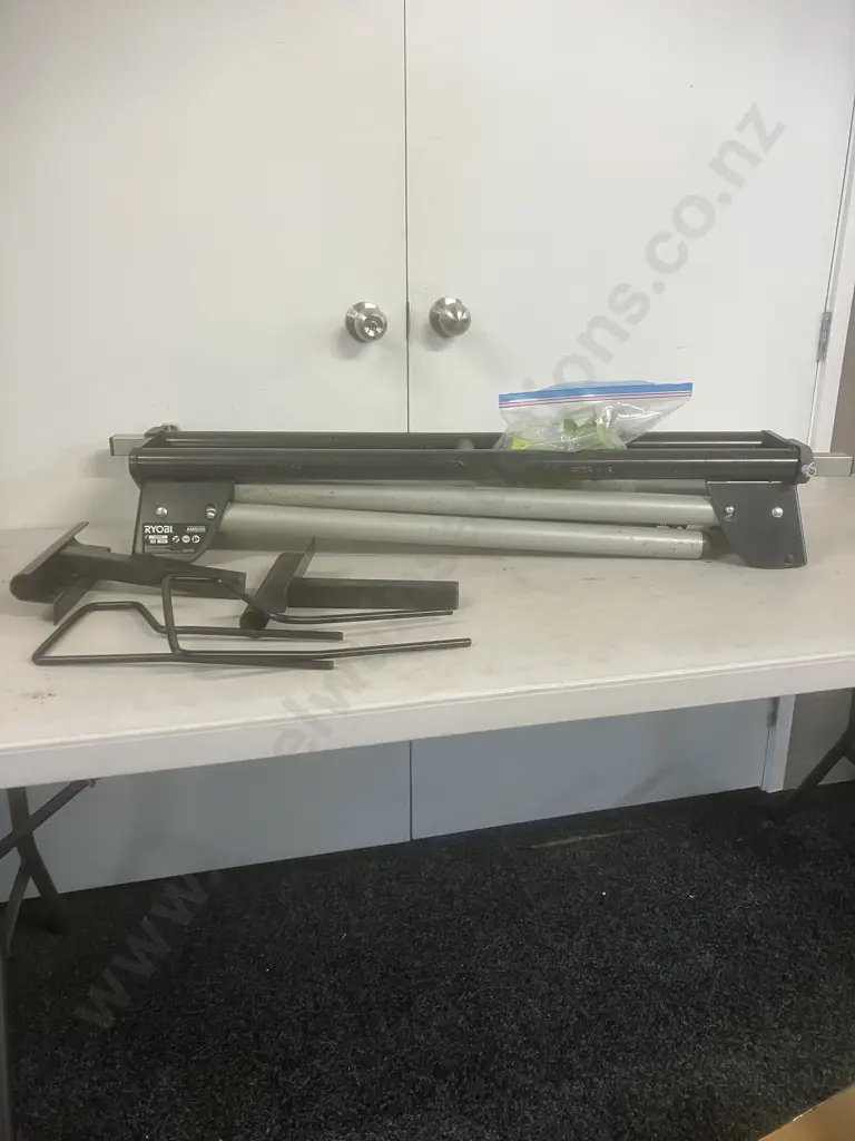 Ryobi Universal Mitre Saw Stand AMS03G Image 1++