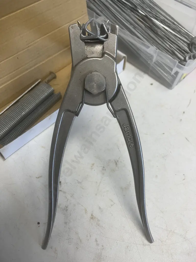 Jambro Ring Fastener Gun, D-Ring Fasteners, Tie-Wire Etc Image 1++