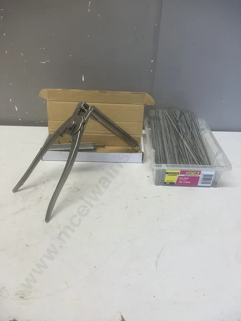 Jambro Ring Fastener Gun, D-Ring Fasteners, Tie-Wire Etc Image 1++