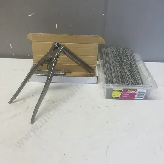 Jambro Ring Fastener Gun, D-Ring Fasteners, Tie-Wire Etc