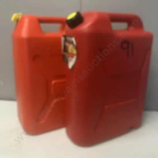 2 x 20 Litre Red Plastic Fuel Containers