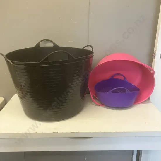Four Assorted Flexi-Tubs