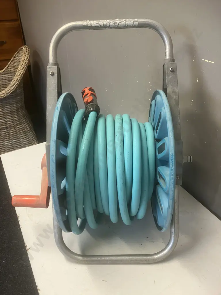 Garden Hose & Reel Image 1++