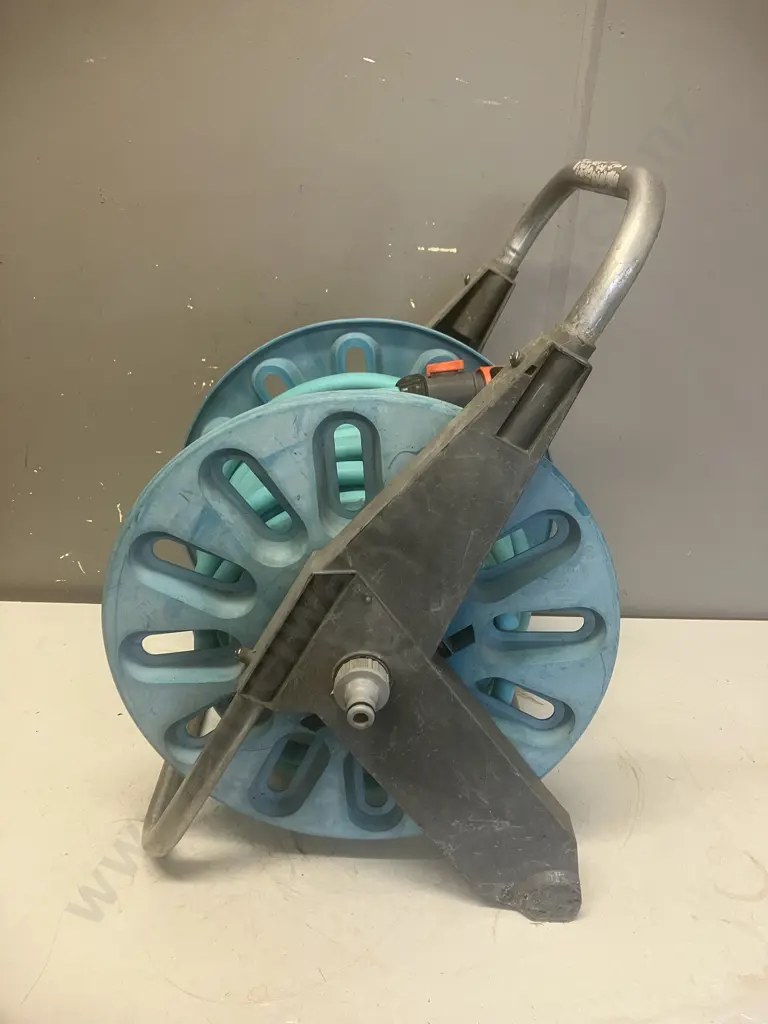 Garden Hose & Reel Image 1++
