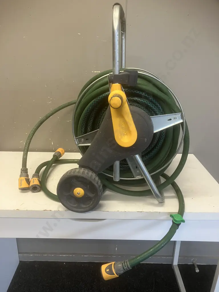 Hozelock Reel & Hose Image 1++