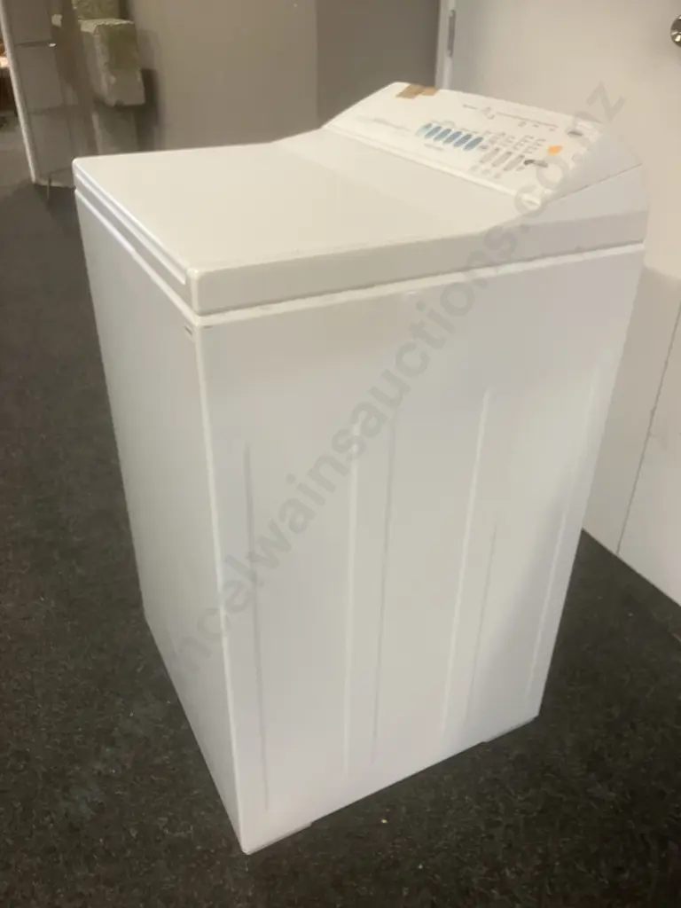 Fisher & Paykel Kelvinator Excellence 5.5Kg Top Loader Smart Drive Washing Machine Model GW508K, #AAL588590 Image 1++