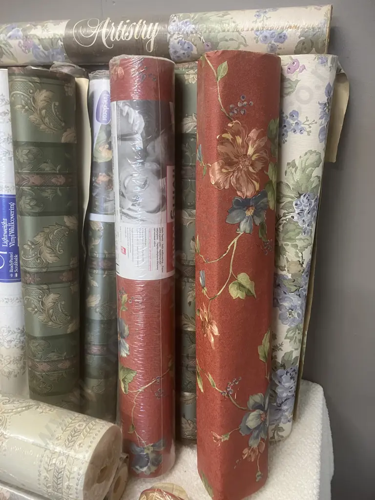 Assorted Vintage Wallpapers & Border Rolls Image 1++