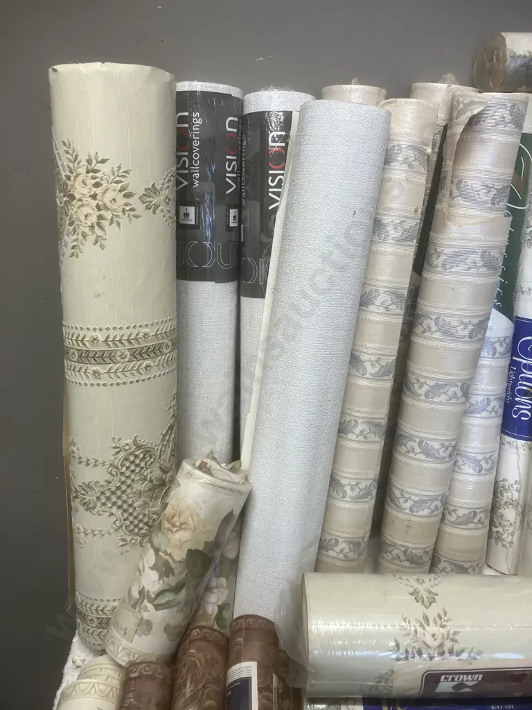 Assorted Vintage Wallpapers & Border Rolls Image 1++