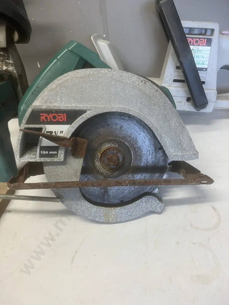 Box Lot - Mitre Saw, Electric Hedge Trimmers, Circular Saw Image 1++