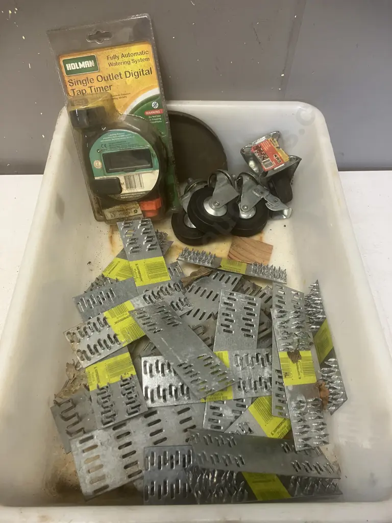 Box Lot - Nail Gang Plates, Castors, Timer Image 1++