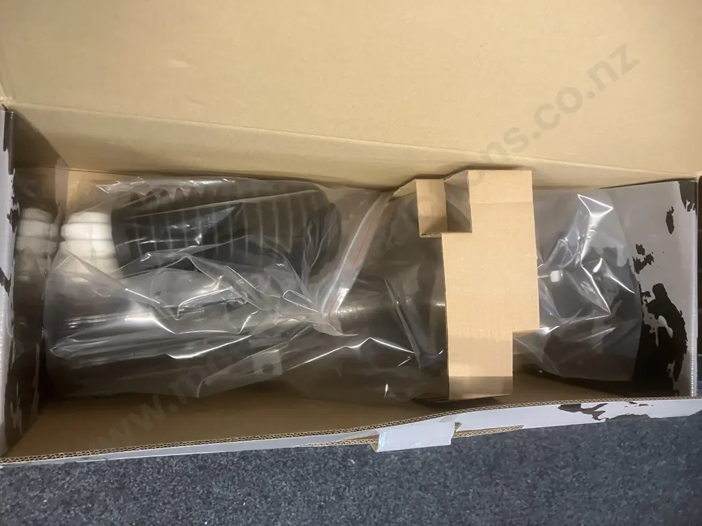 Code9 Shock Absorber 9260046 Use For Toyota Camry V50 Rear LH Strut Image 1++