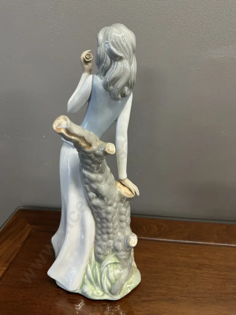 Tengra Vintage Spanish Porcelain Figurine "Woman With Flower", H34cm Image 1++