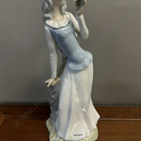 Tengra Vintage Spanish Porcelain Figurine "Woman With Flower", H34cm