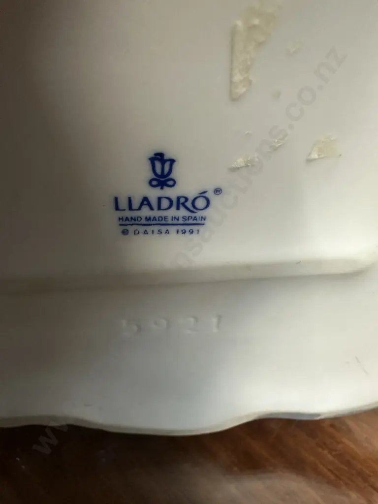 Lladro " Take Your Medicine" Porcelain Figurine (#5921), Issued 1992 Retired 1998. H18cm. Image 1++