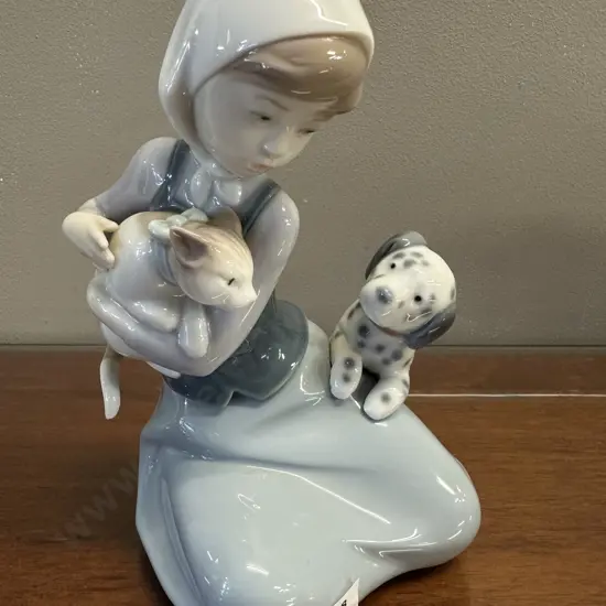 Lladro "Little Friskies" Porcelain Figurine (#5032), Issued 1980 Retired 1997. H18cm.