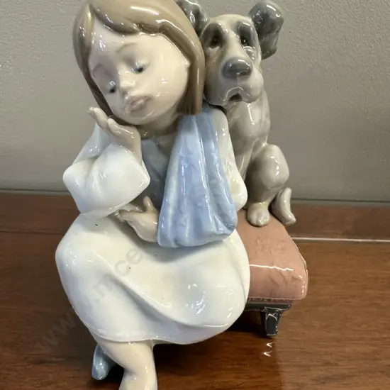 Lladro "We Cant Play" Porcelain Figurine (#5706), Issued 1990 Retired 1998. H15cm.