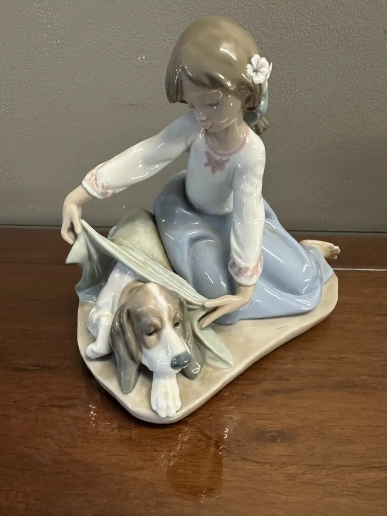 Lladro "Dog's Best Friend" Porcelain Figurine (#5688), Issued 1990 Retired 2005. H16cm. Image 1++