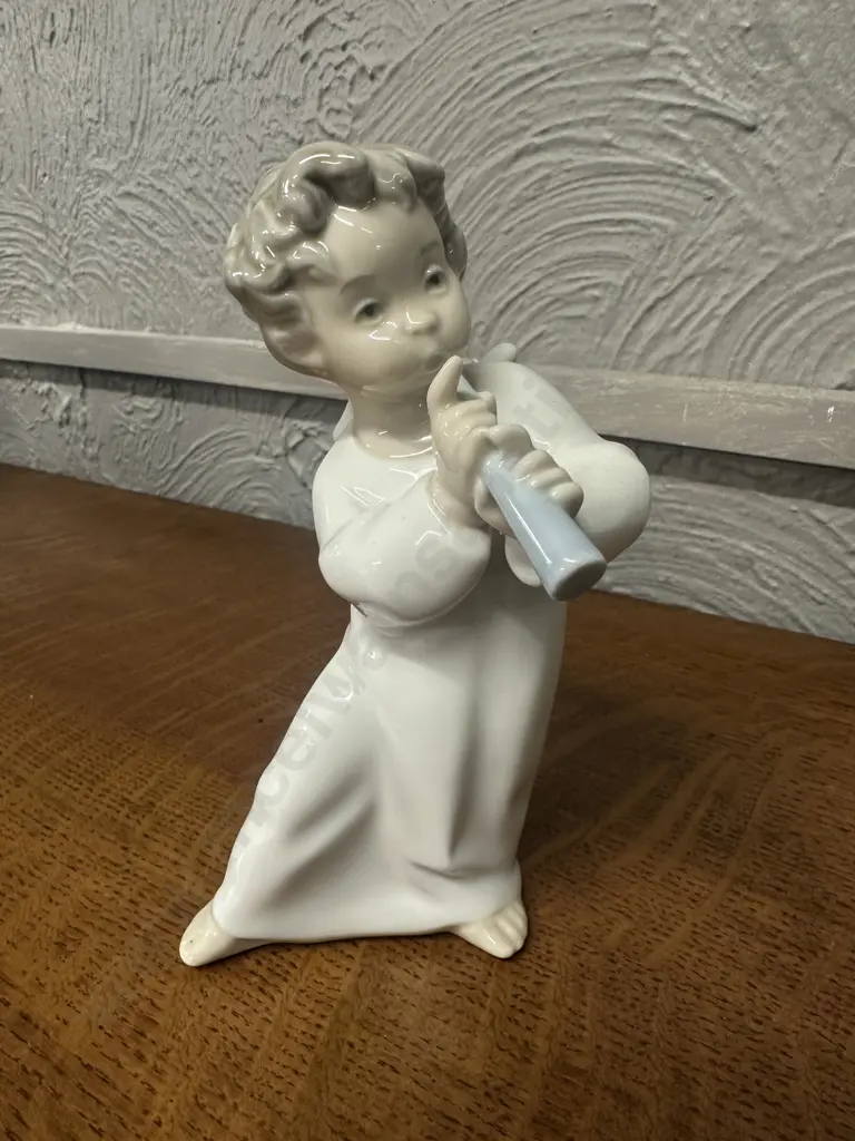 Liadro Angel With Flute Figurine #4540 Image 1++