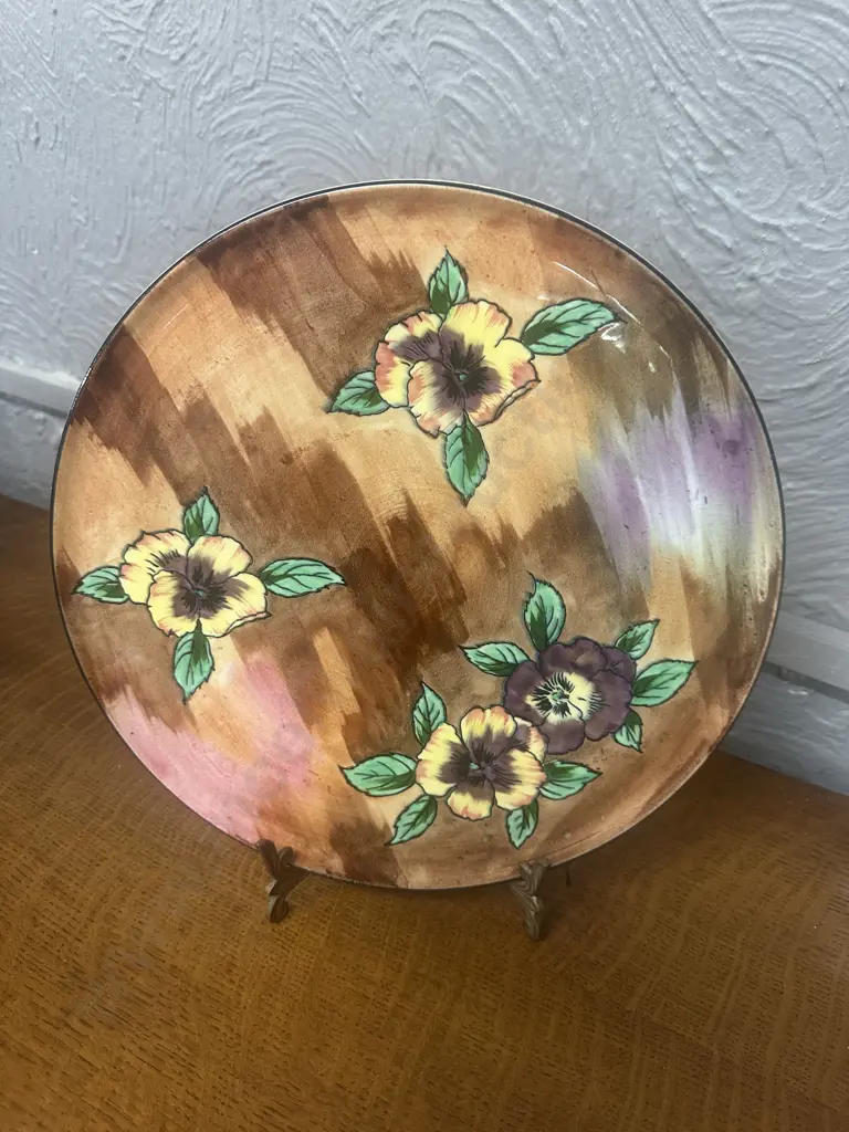 Vintage H&K Tunstall Round Pansy Pattern Plate Dia29cm. Image 1++