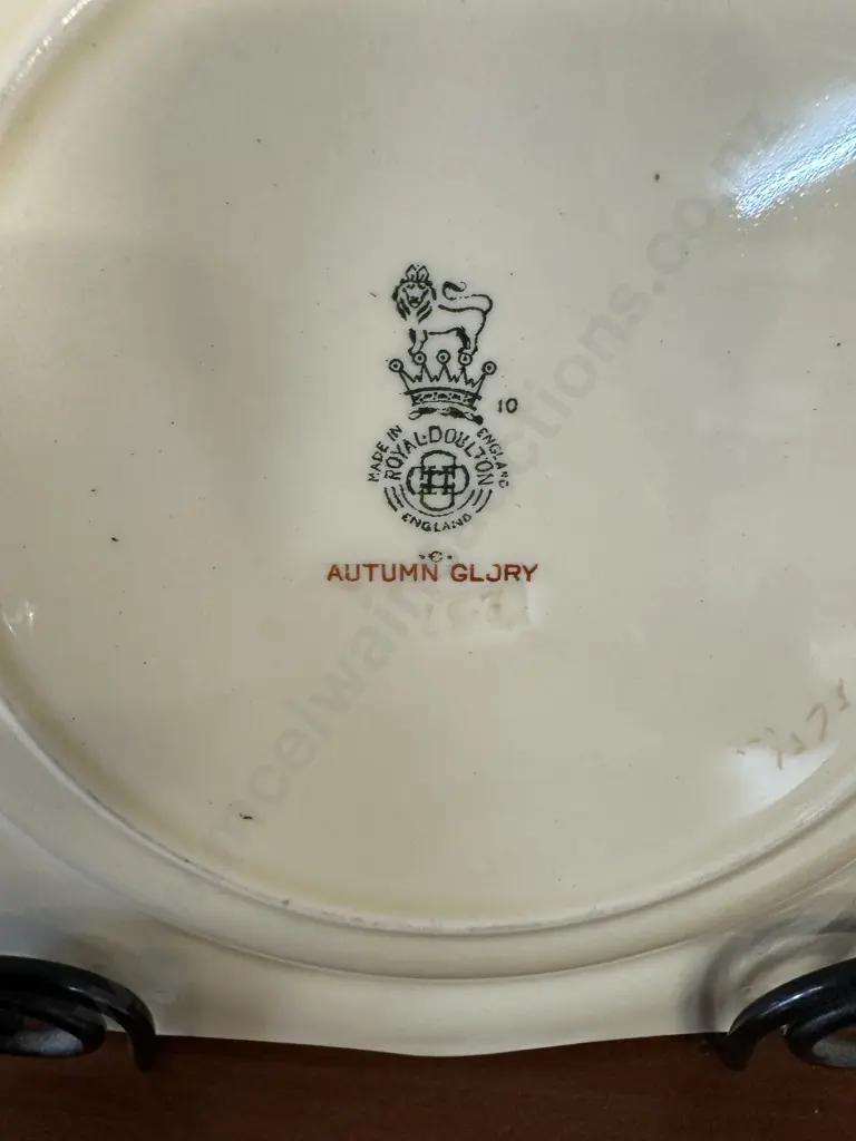Royal Doulton 'Autumn Glory' Square Plate Image 1++