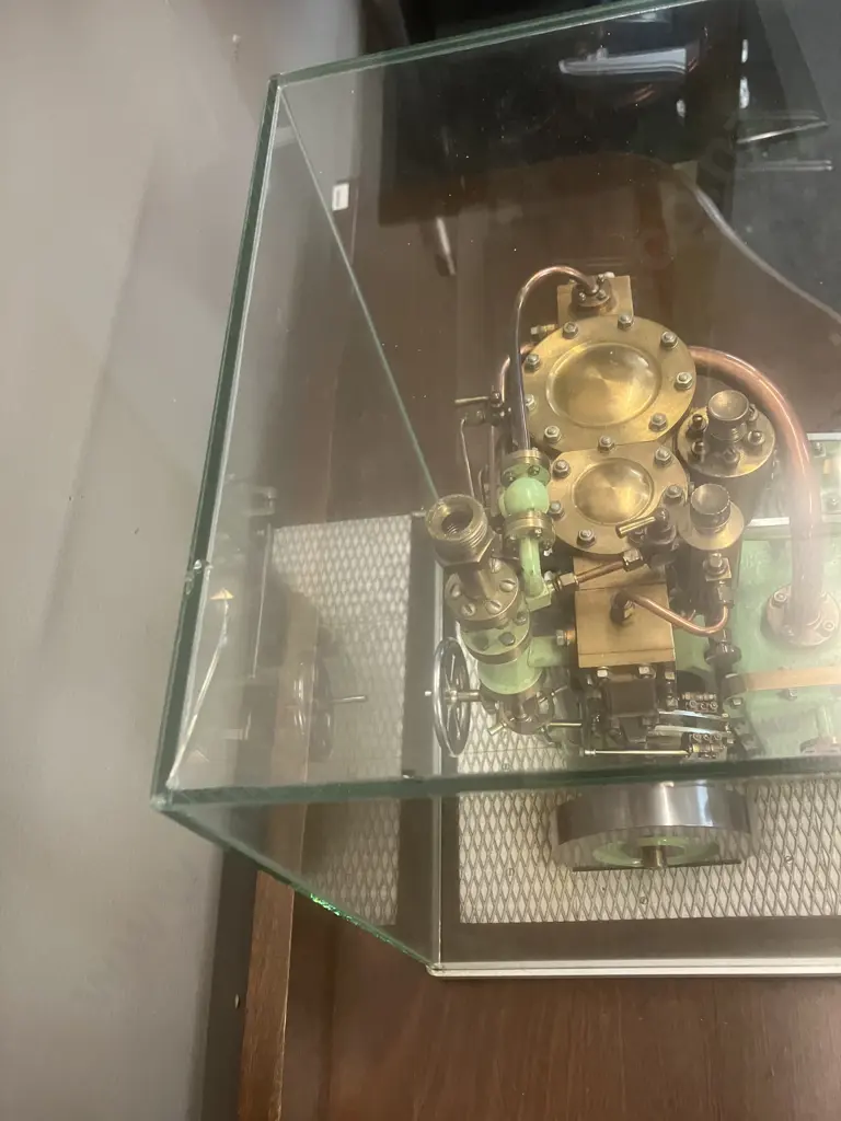 Two-Cylinder Marine Launch Model Steam Engine With Glass Case. H32 W29 D27cm Image 1++
