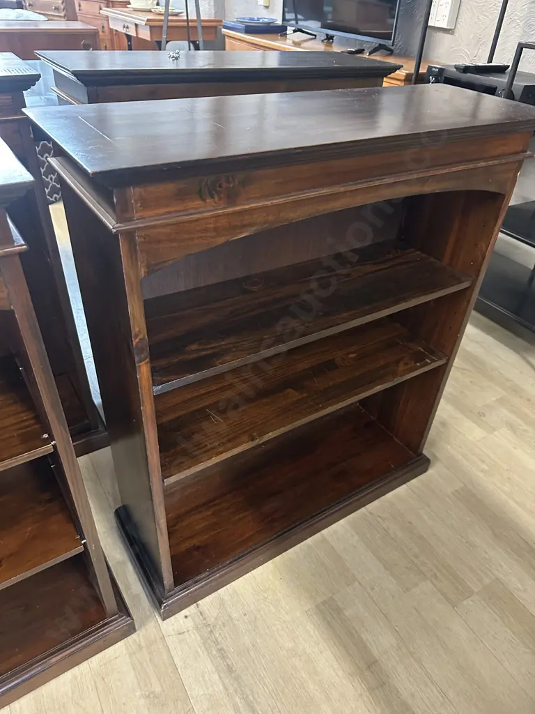 Pair Of Dark Stained Book Cases Wth Two Adjustable Shelves H92 W80 D28cm Image 1++