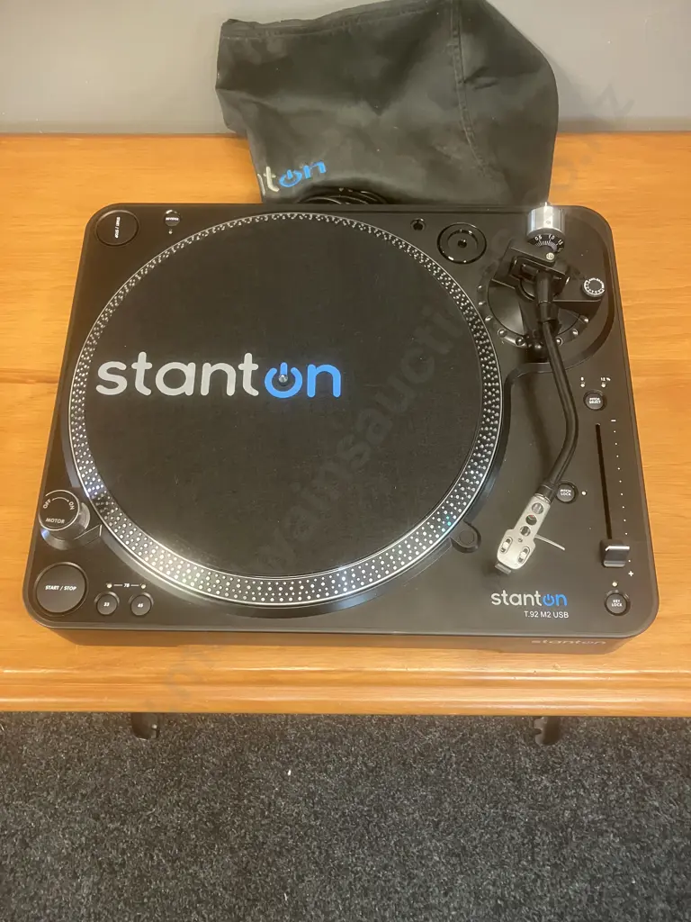 Stanton T.92 M2 USB Direct-Drive Turntable With Cover Image 1++