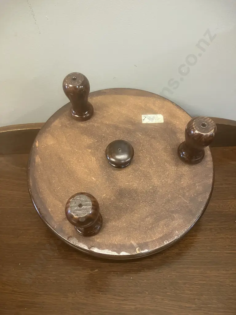 Vintage 'Ami Newby' New Zealand Leather Low Footstool. 13 x 31cm Image 1++