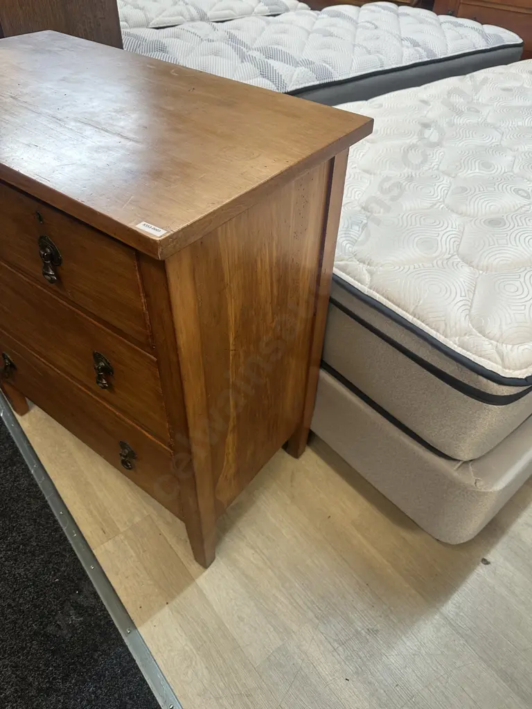 Rimu Chest Of Drawers Four Drawer Metal Drop Handles 84x76x42cm. Image 1++