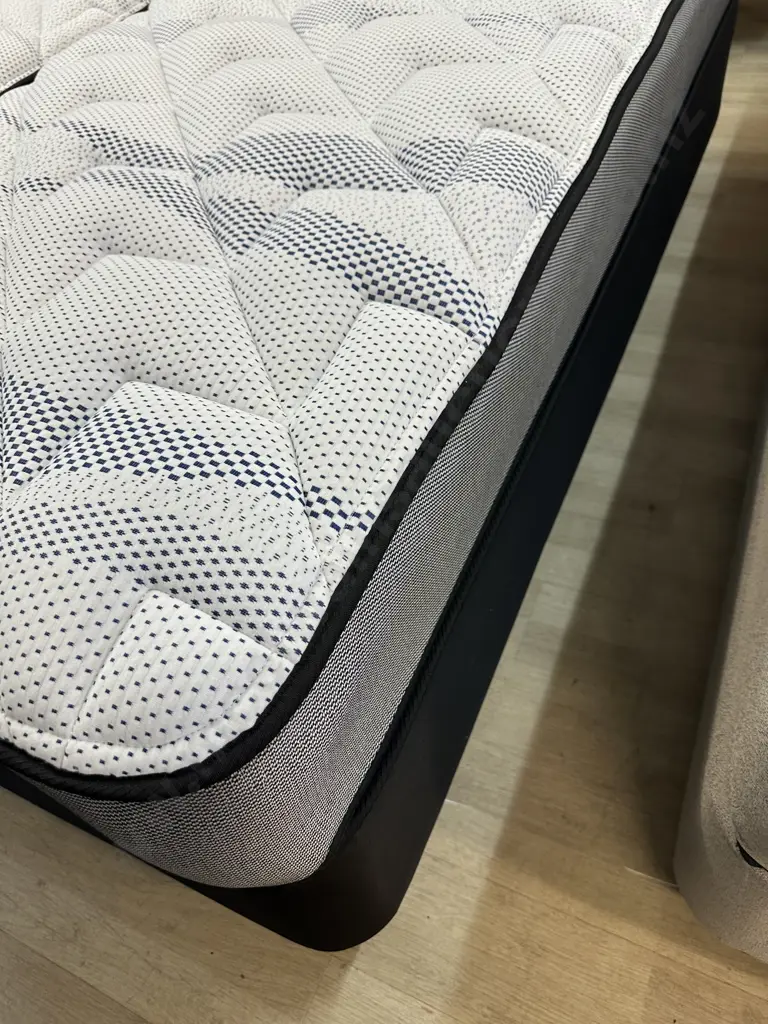 Tattersfield Backmaster Grande Single Sized Mattress & Base Image 1++
