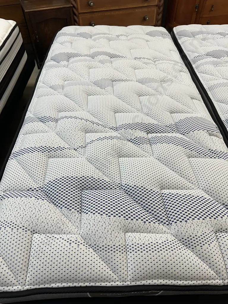 Tattersfield Backmaster Grande Single Sized Mattress & Base Image 1++