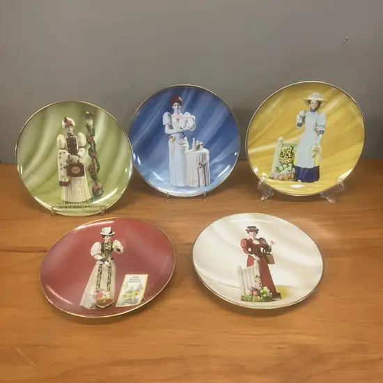 Collectable Avon President's Club Plates x 5 - 2004/2005 & 2006/2007 Plus 2009/2010