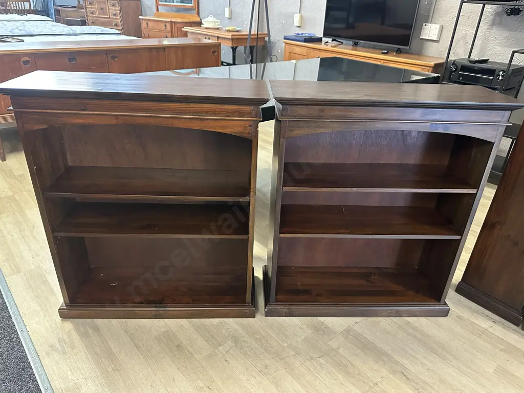 Pair Of Dark Stained Book Cases Wth Two Adjustable Shelves H92 W80 D28cm Image 1++