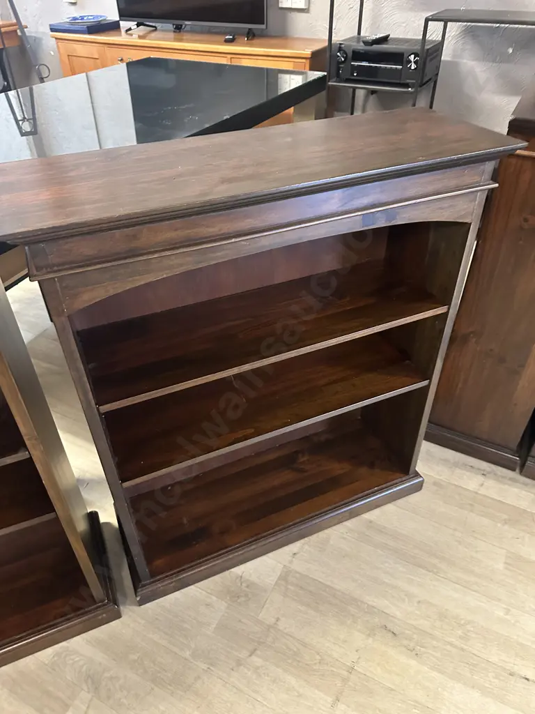 Pair Of Dark Stained Book Cases Wth Two Adjustable Shelves H92 W80 D28cm Image 1++