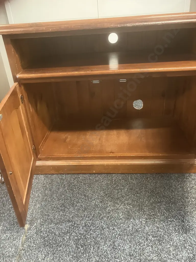 Solid Pine TV Stand, 2 Door, Ring Handles. H80 W102 D57cm Image 1++