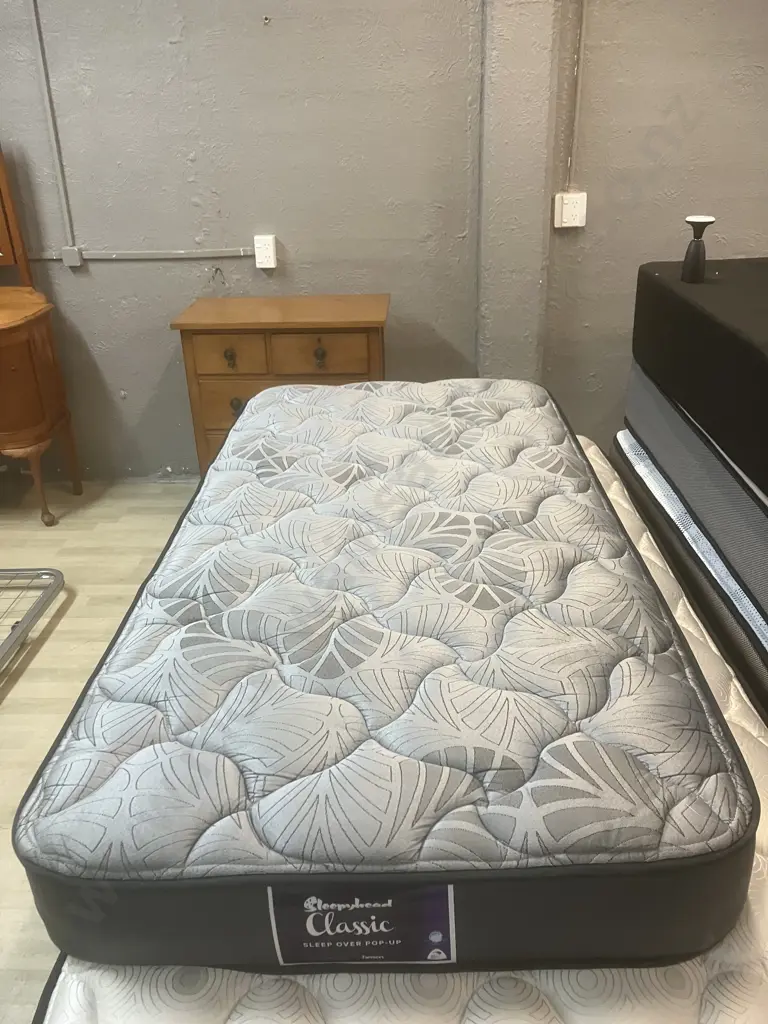 Sleepyhead Classic Sleep Over Pop-Up Trundler Bed With Mattress (1 x Wheel Broken) Image 1++