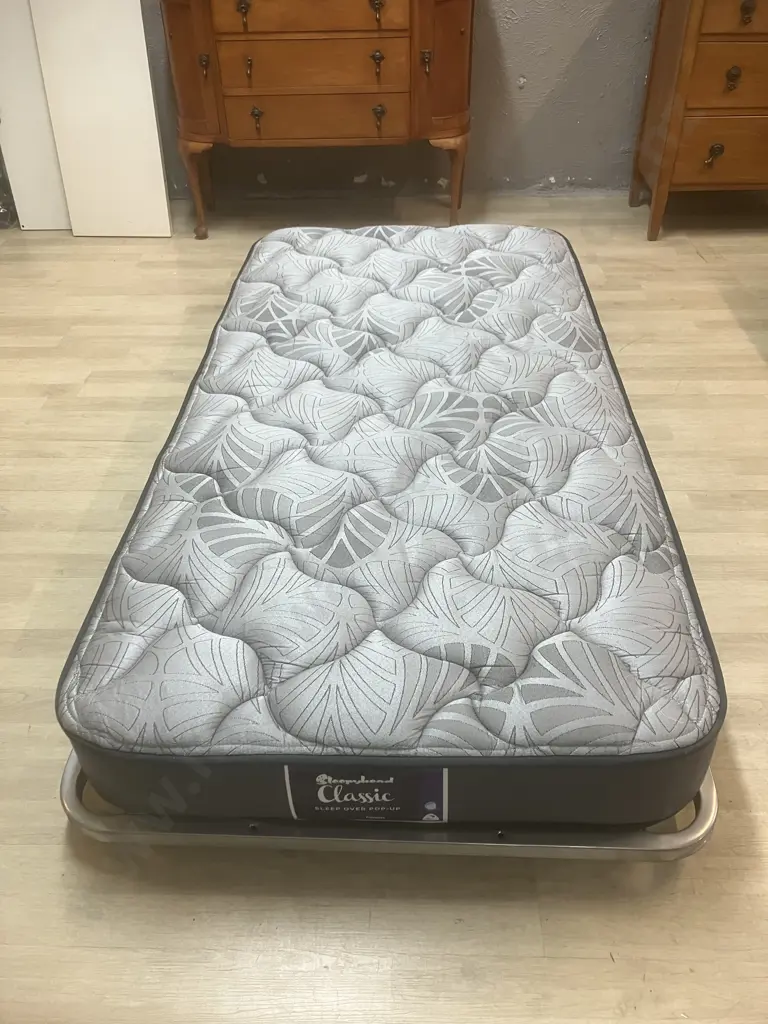 Sleepyhead Classic Sleep Over Pop-Up Trundler Bed With Mattress (1 x Wheel Broken) Image 1++