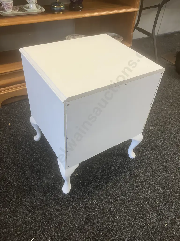Vintage White Painted Single Drawer Bedside With Cabriole Legs. H57 W45 D41cm Image 1++