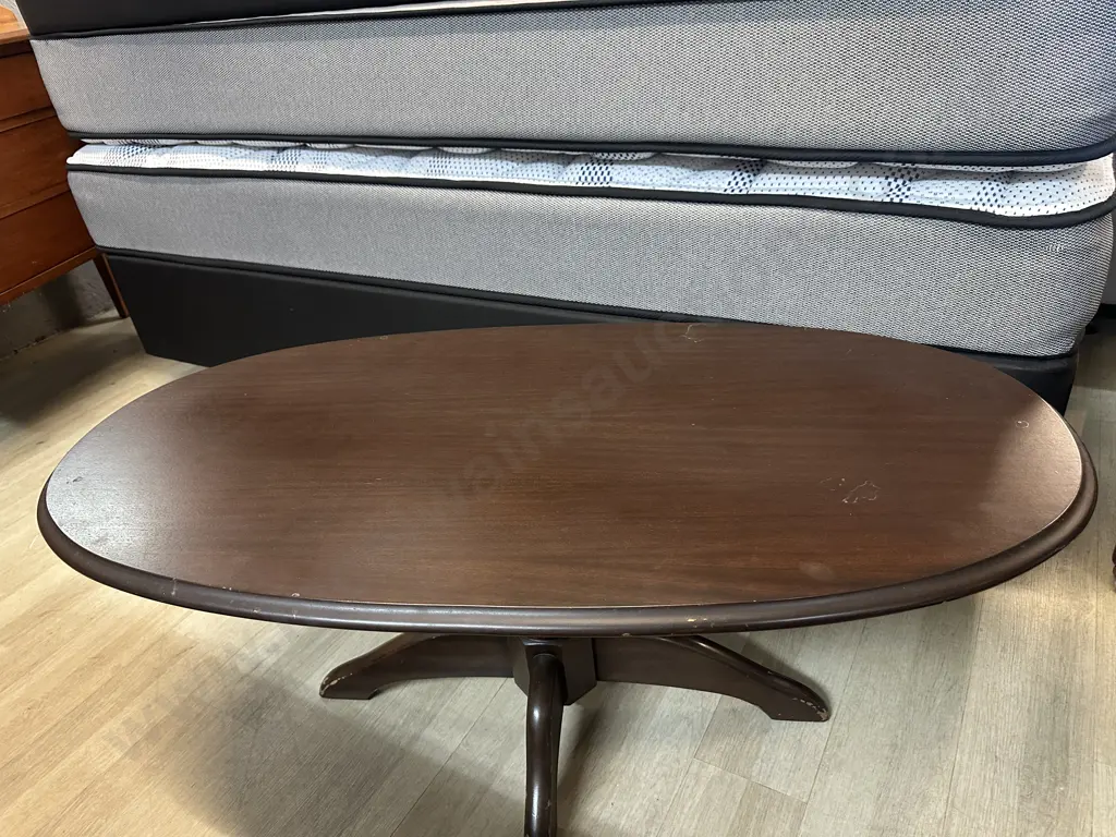 Vintage Mahogany Oval Coffee Table Single Pedestal H45 W110 D55cm. Image 1++