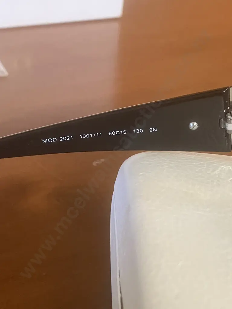 Versace 2021 Black Acetate Gun-Metal Medusa Logo Rectangular Sunglasses With Case Image 1++
