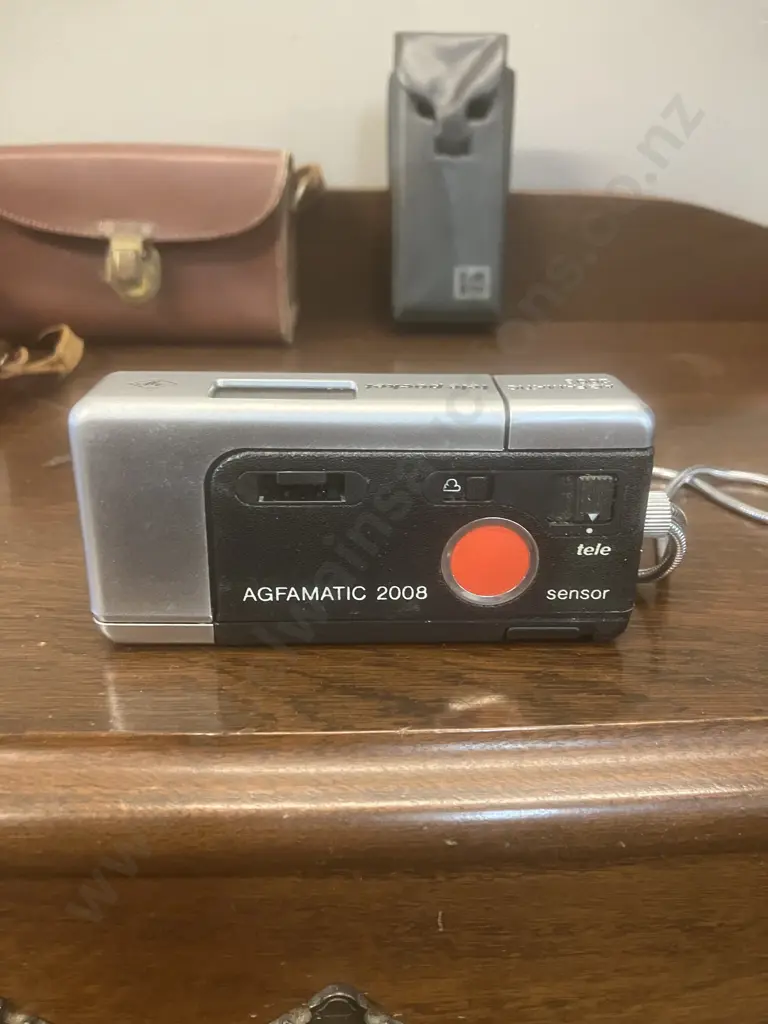 Vintage German Agfamatic 2008 Pocket Sensor 110 Camera & Case. 1960s Kodak Instamatic 100 Film Camera With Leather Case Image 1++