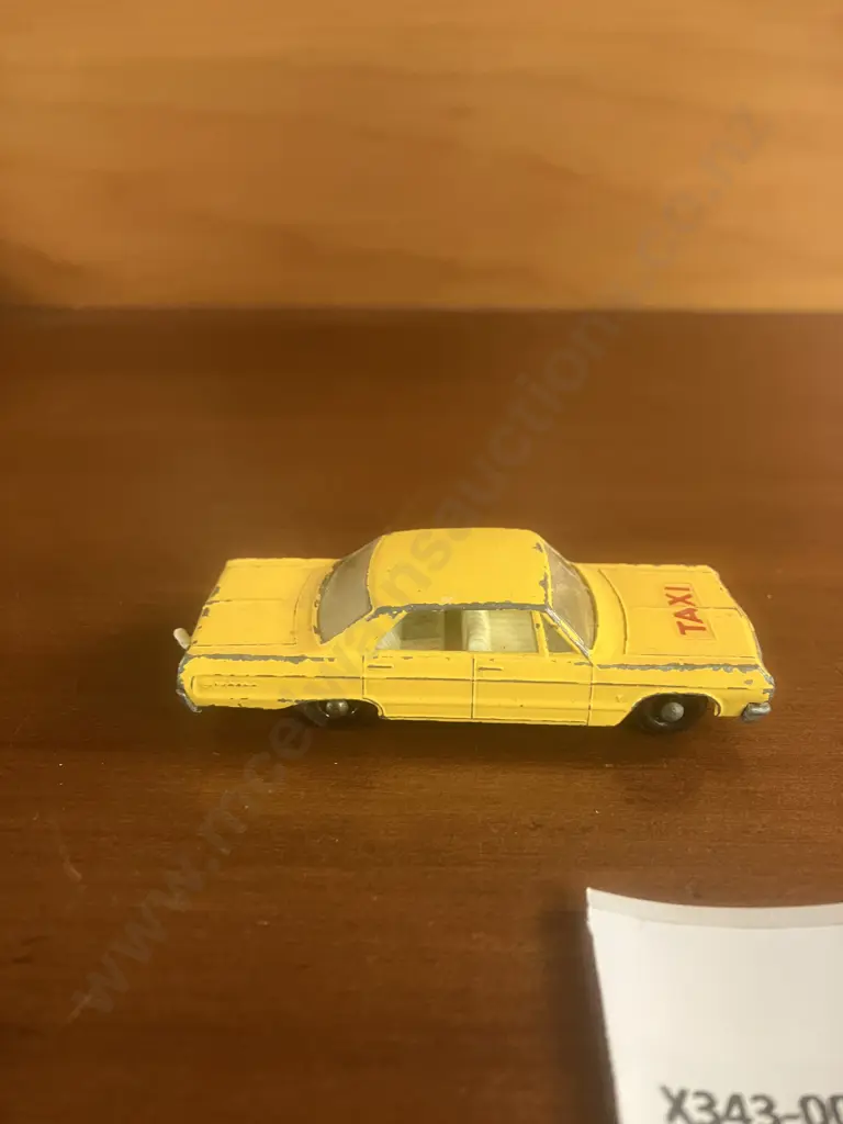 Matchbox Lesney No.20 Chevrolet Impala Yellow Taxi (1965-1968)& No.72 Fordson Major Blue Tractor (1959-1966) - England Image 1++
