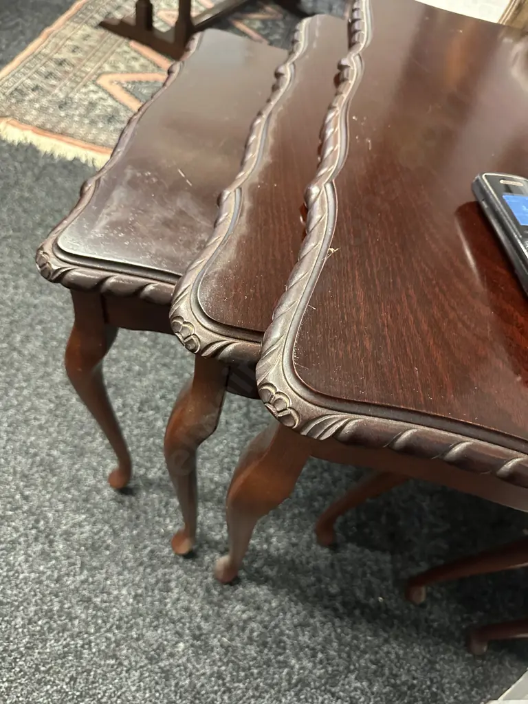 Set Of Three Mahogany Nesting Tables Ornate Rope Edge Cabriole Legs Image 1++