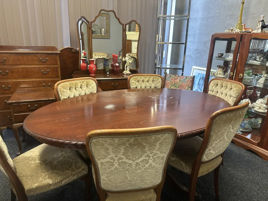 Vintage Mahogany Seven Piece Dining Suite Rope Edge Single Pedestal Ornate Detail Brass Claw Feet Image 1++